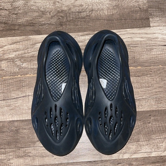 Yeezy Other - Yeezy Foamrunners